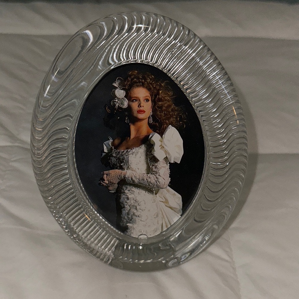 Mikasa Vintage Crystal Oval Picture Frame